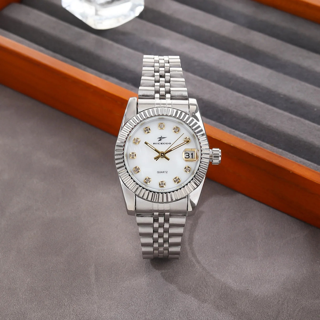 Elegante Edelstahl Armbanduhr