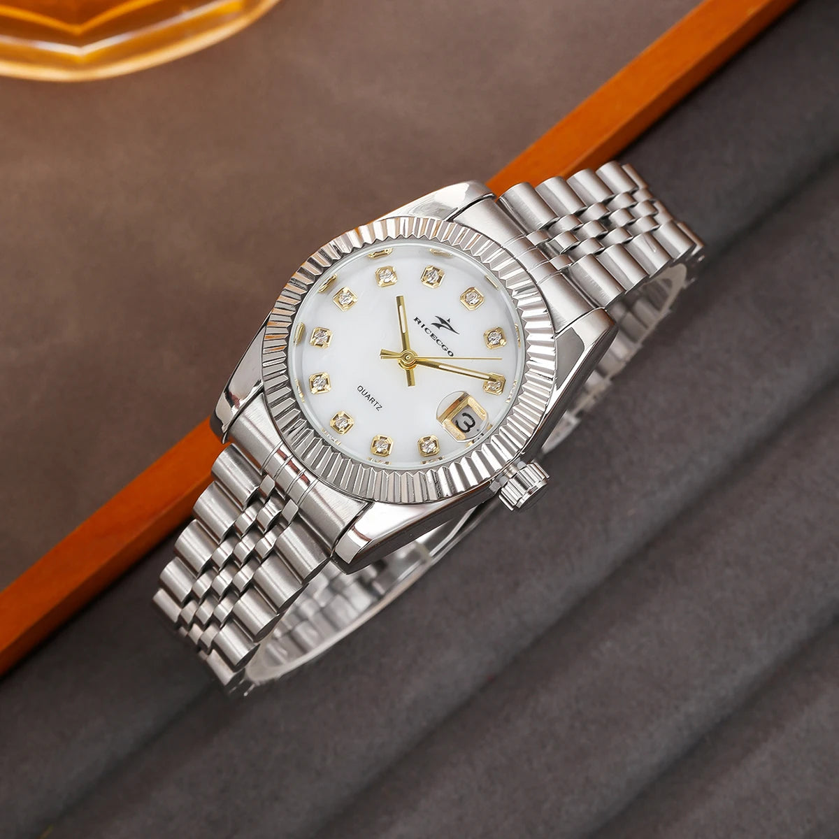 Elegante Edelstahl Armbanduhr